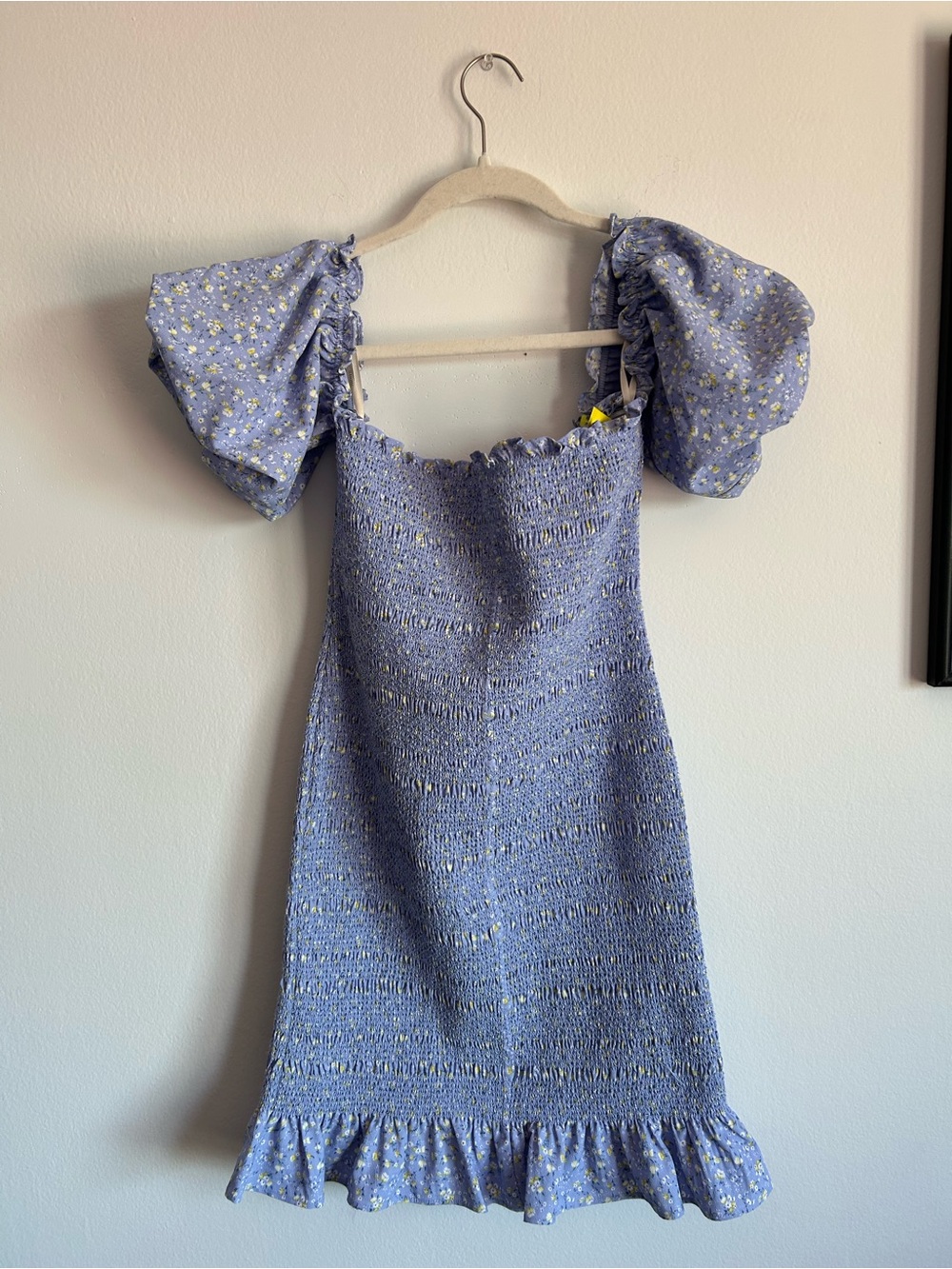Forever 21 Puff-Sleeve Romantic Mini Dress. Prairie print. Body hugging - Picture 3 of 6